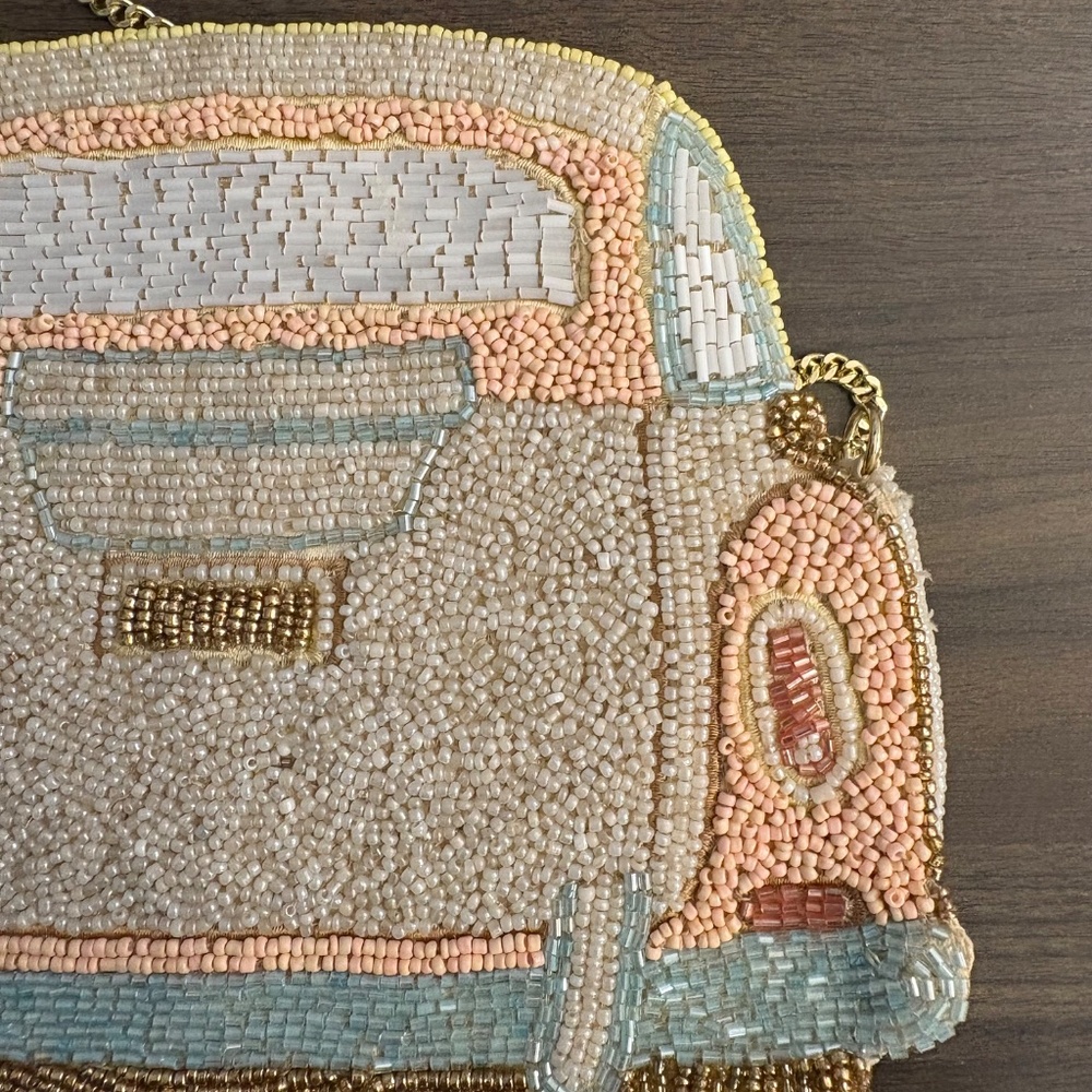 VIRAL Beaded Bridal Bag w/ gold chain & “Just Married”  Handcrafted in India NWT - Picture 7 of 8